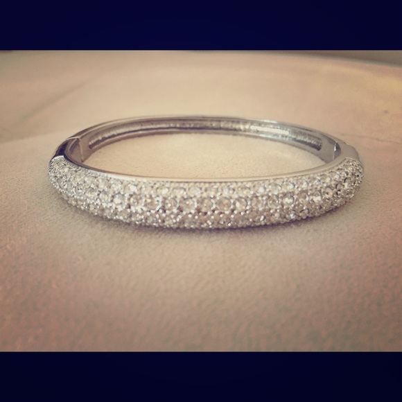 Round CZ and Silver Bracelet - Picture 1 of 4