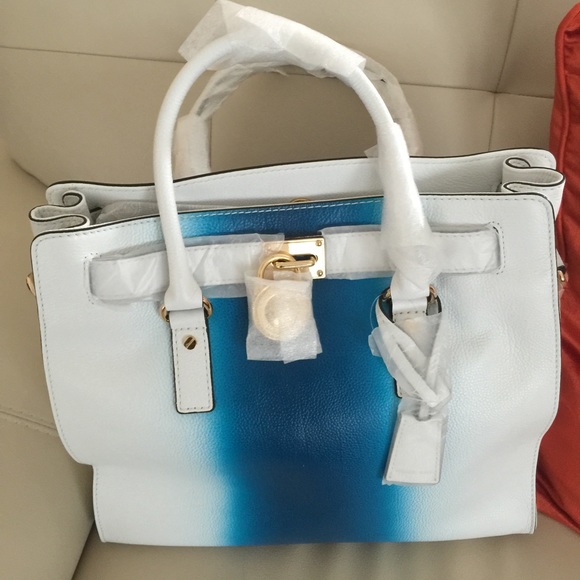 Michael Kors Handbags - Michael Kors Hamilton Tote