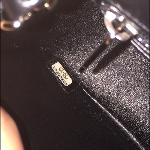 ❌SOLD❌ Chanel Classic Mini Flap Bag - Picture 2 of 4