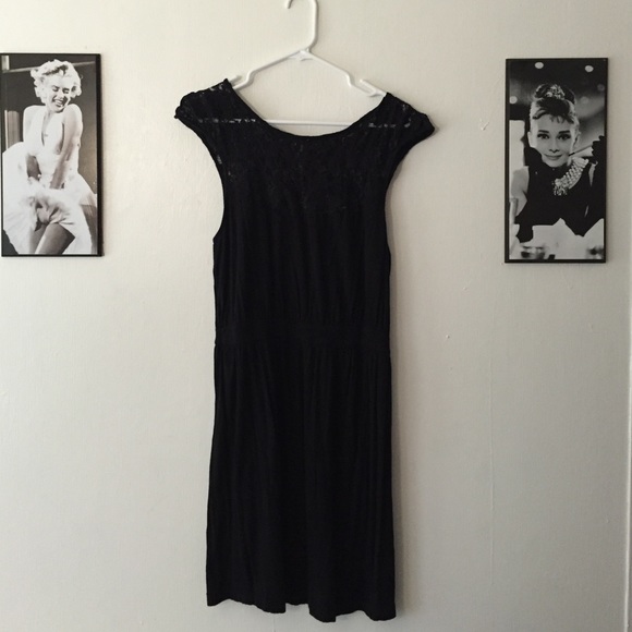 🚫sold🚫 Lace back little black dress