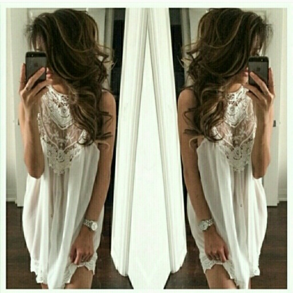 Dresses & Skirts - Gorgeous Victorian Style lace dress.