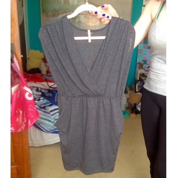 Dress - Picture 3 of 4