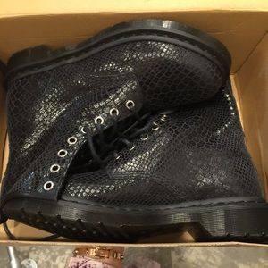 Doc Martens Snake design boot