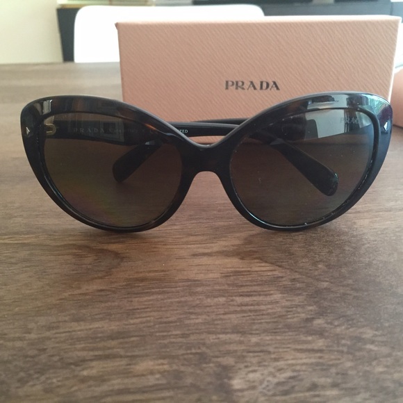 🚫SOLD Prada Cat Eye Sunglasses
