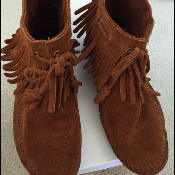 Minnetonka moccasins