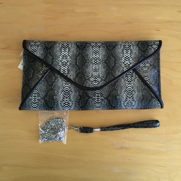 SOLD - Convertible snake color clutch - Picture 2 of 4