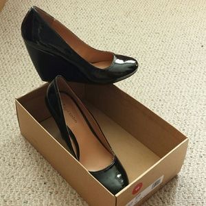 Black, Shiny wedge heels - Never worn