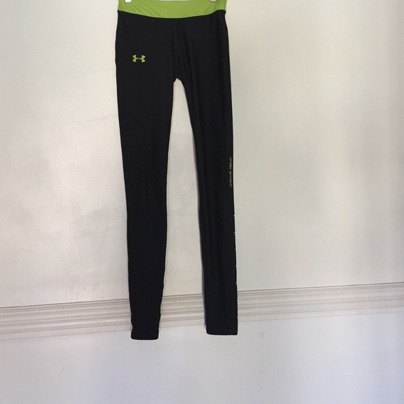 Under armor black&neon greenish yellow slash yoga - Picture 1 of 4