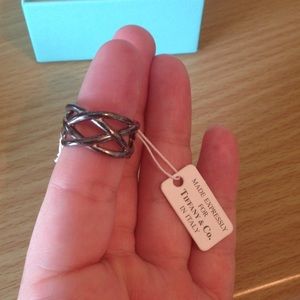 ⬇️ Authentic Tiffany & Co. Love Knot Ring 7-7.5