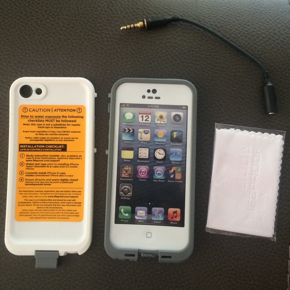BRAND NEW WHITE IPHONE 5 Lifeproof Case