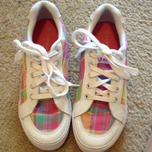 Plaid air walks