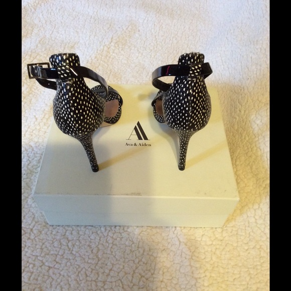 Ava & Aiden Black & Ivory Polka Dot Heels - Picture 3 of 4