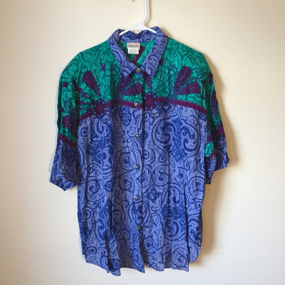 Tops - Cute Vintage Shirt 😻😻