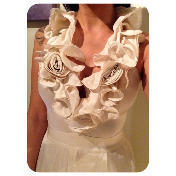 ⤵️PRICE DROP⤵️ BEBE XXS RUFFLE DRESS! - Picture 4 of 4