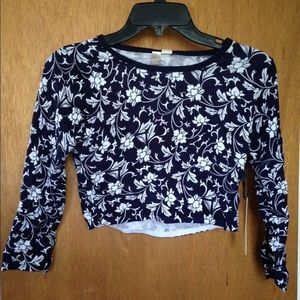 Forever 21 exclusive sweater/ crop top
