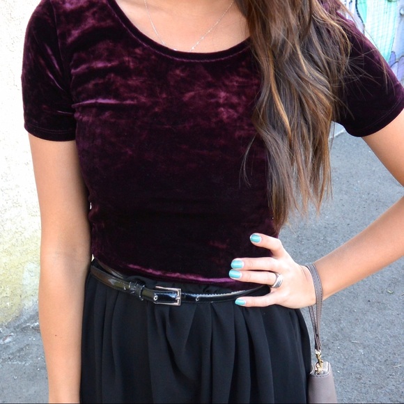 Dark maroon velvet crop top - Picture 2 of 2