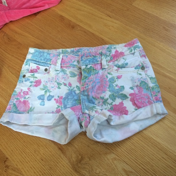 floral shorts - Picture 1 of 2
