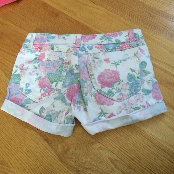 floral shorts - Picture 2 of 2