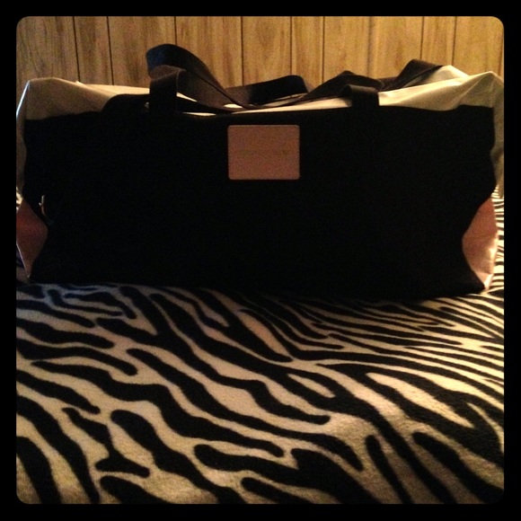 VS DUFFLE BAG