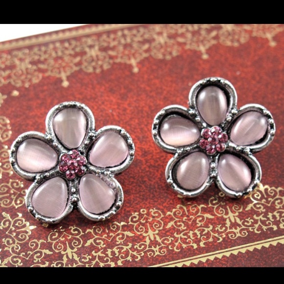 🌀Purple Plum Hermione Flower Stud Earrings - Picture 3 of 3