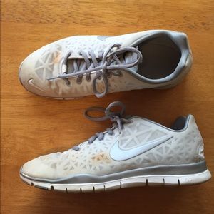 Nike tennis shoes
