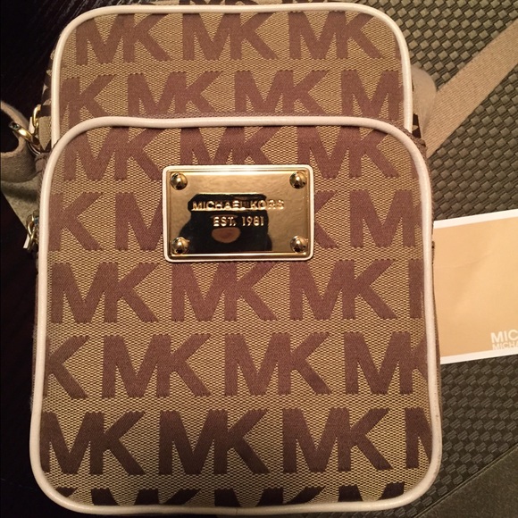 AUTHENTIC Michael Kors crossbody bag tan/brown
