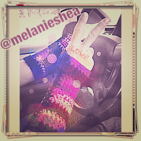 💜 my new hand warmers 💜 made by @melanieshea 💋