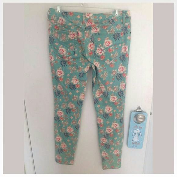 PacSun Spring/Summer Floral Jeans - Picture 2 of 4