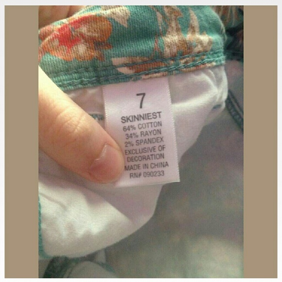PacSun Spring/Summer Floral Jeans - Picture 3 of 4