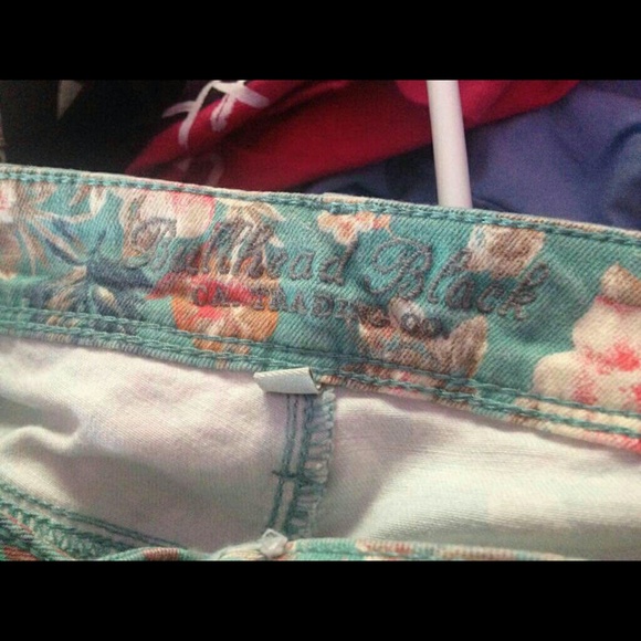 PacSun Spring/Summer Floral Jeans - Picture 4 of 4