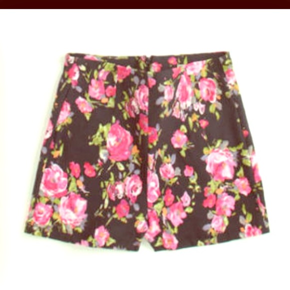 Passing floral high waisted shorts