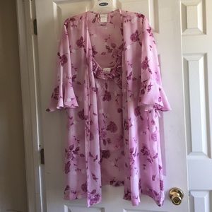 Pretty in pink robe and camisole. 1x