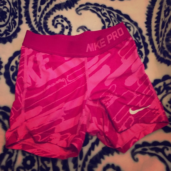 nike spandex size small