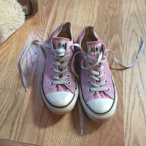 pink converse