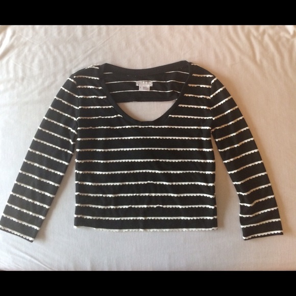 urban outfitters blk/why striped open back crop
