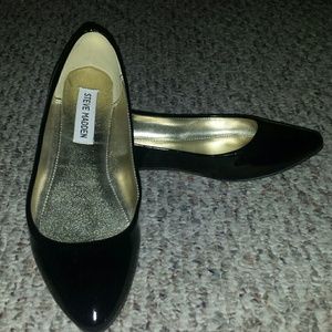 Steve Madden Black Flats