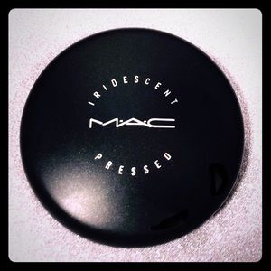MAC Cosmetics Iridescent Pressed In Belightful