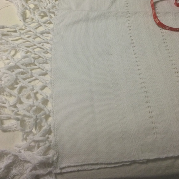 Beautiful shawl , hand made , new . - Picture 4 of 4