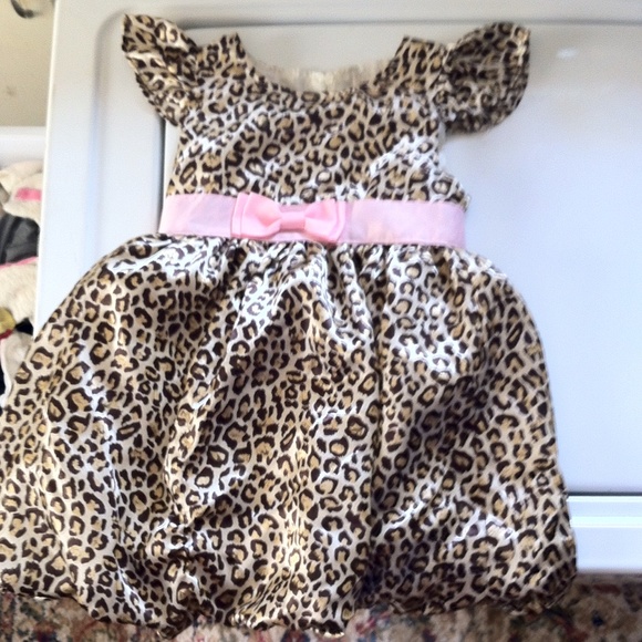 Cheetah/leopard print shoes. Flats size 9 - Picture 3 of 4