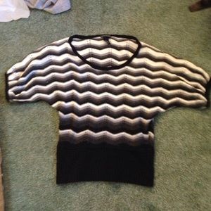 Short sleeve knit sweater