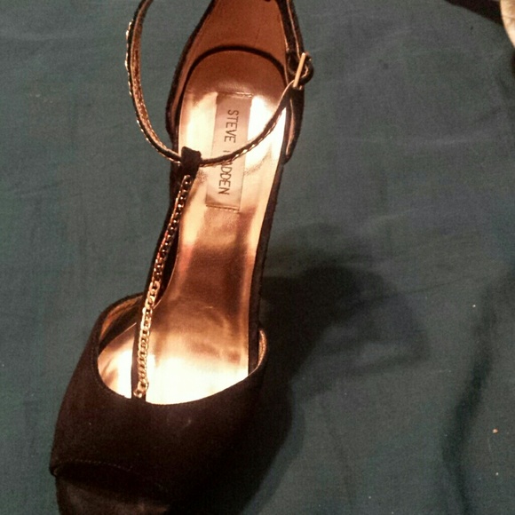 Steve Madden peep toe pumps