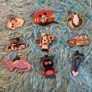 DISNEY PINS