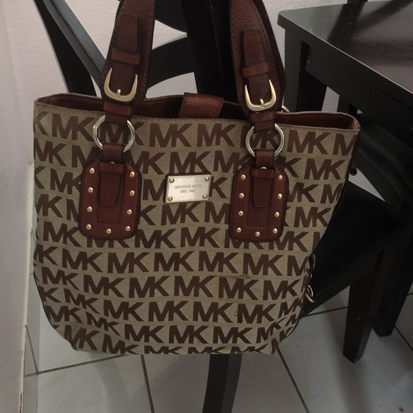 💢SOLD💢Brown Michael Koors hand bag