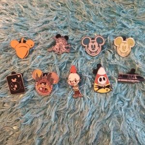 DISNEY PINS
