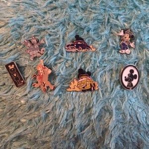 DISNEY PINS