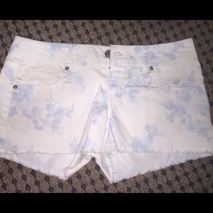 Washed out shorts