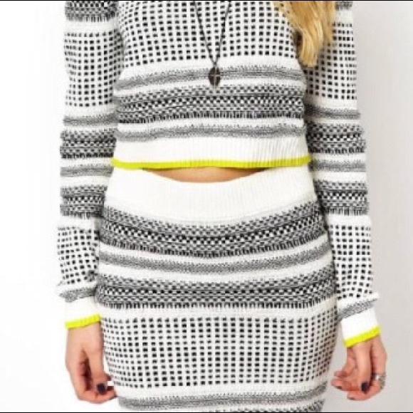 Knit bodycon skirt