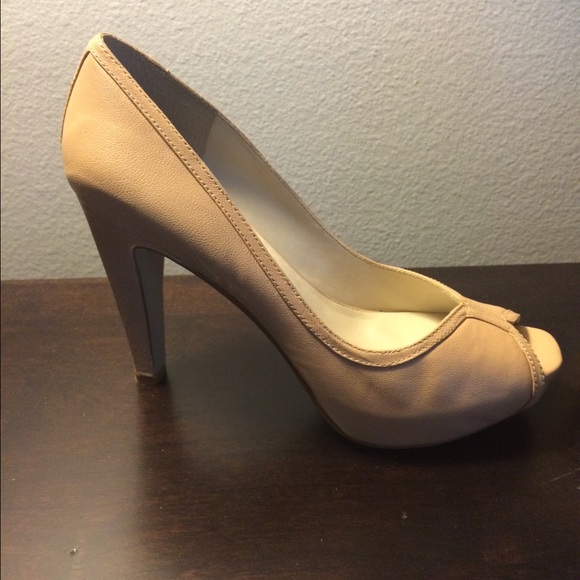 Pumps - Picture 2 of 4