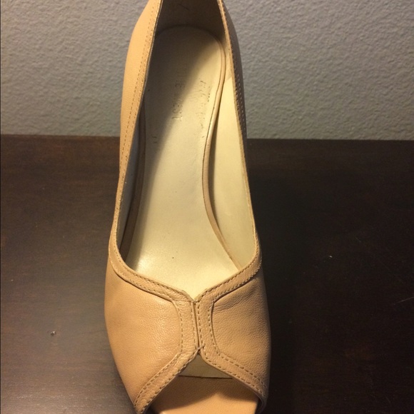 Pumps - Picture 3 of 4