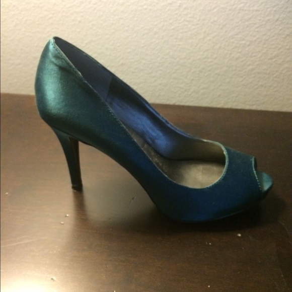 Pumps - Picture 2 of 2